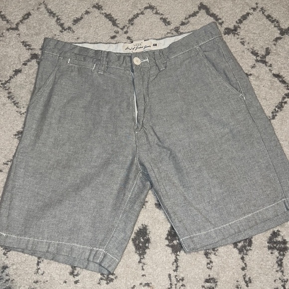 H&M 7” Shorts​ - Picture 1 of 2